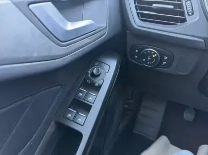 Photo 5 Ford Focus SW 1.0 Flexifuel mHEV 125ch Titanium X Business