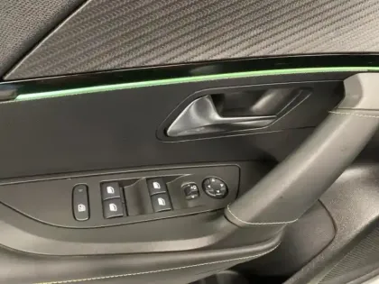 Photo 13 Peugeot 2008  1.2 PureTech 130ch S&S GT EAT8