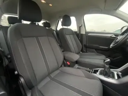 Photo 12 Volkswagen T-roc  1.0 TSI 110ch Life Plus