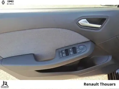 Photo 13 Renault Clio  1.6 E-Tech 145ch full hybrid Techno - 24