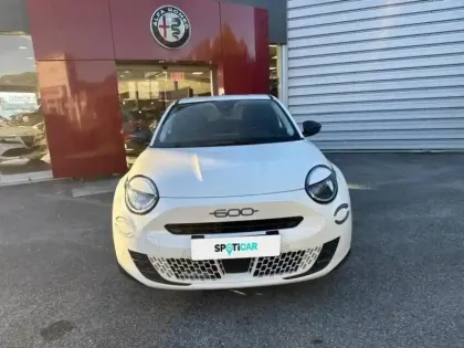 Photo 1 Fiat 600  Sté 1.2 Hybrid 100ch DCT6