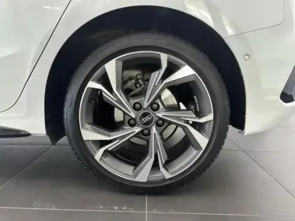 Photo 6 Audi A3  Sportback 30 TFSI 110ch Mild Hybrid S line S tronic 7