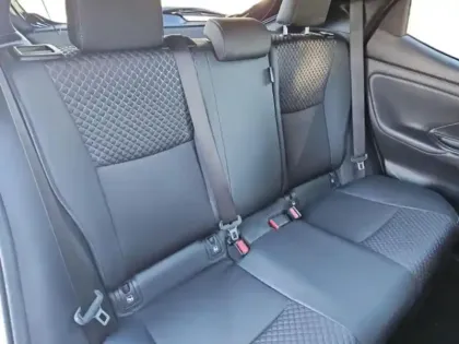 Photo 13 Toyota Yaris  116h Collection 5p MY22