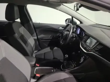 Photo 9 Opel Astra  1.2 Turbo 130ch Elegance Business 7cv