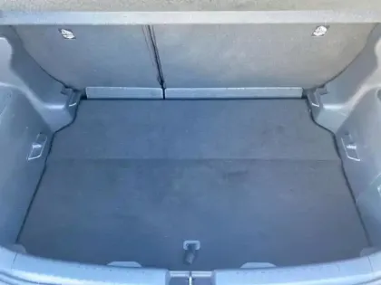 Photo 12 Toyota Yaris  116h Dynamic 5p MY22