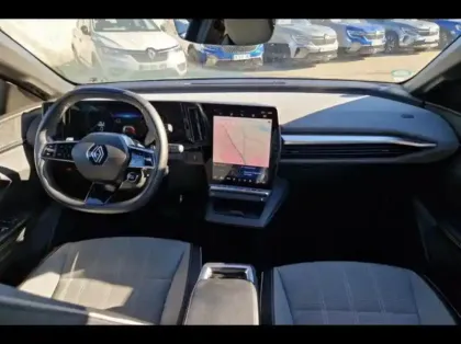 Photo 8 Renault Megane  E-Tech Electric EV60 220ch Iconic super charge