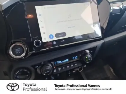 Photo 7 Toyota Hilux  2.8 D-4D 204ch X-Tra Cabine Légende 4WD BVA MY25