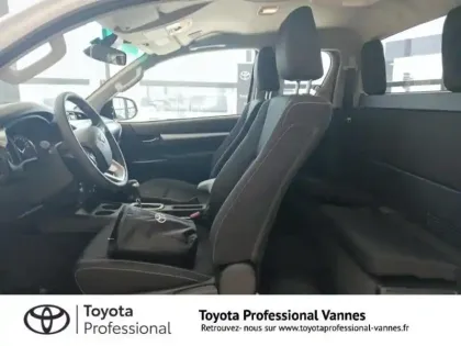 Photo 10 Toyota Hilux  2.8 D-4D 204ch X-Tra Cabine Légende 4WD BVA MY25