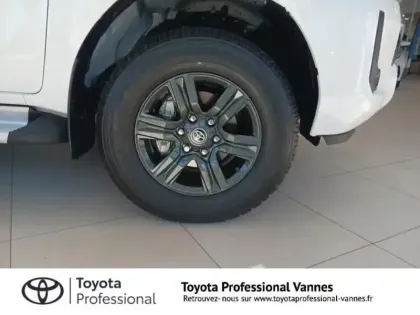 Photo 13 Toyota Hilux  2.8 D-4D 204ch X-Tra Cabine Légende 4WD BVA MY25