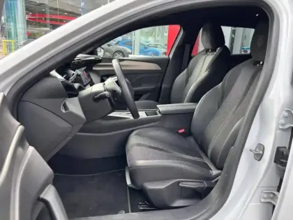 Photo 9 Peugeot 308  SW 1.5 BlueHDi 130ch S&S GT EAT8