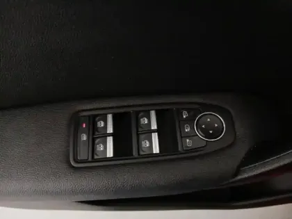 Photo 12 Renault Captur  1.6 E-Tech hybride 145ch Intens -21