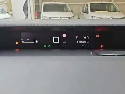 Photo 14 Citroën C3  1.2 Turbo 100ch MAX