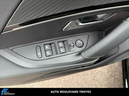 Photo 14 Peugeot 2008  1.2 PureTech 130ch S&S GT