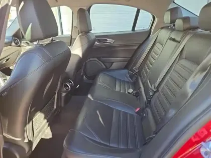 Photo 9 Alfa Romeo Giulia  2.0 TB 280ch Veloce Q4 AT8