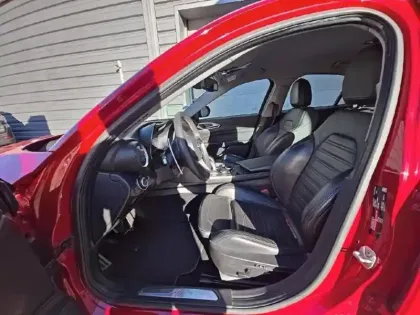 Photo 8 Alfa Romeo Giulia  2.0 TB 280ch Veloce Q4 AT8