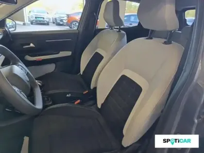 Photo 8 Citroën C3  1.2 Turbo 100ch MAX