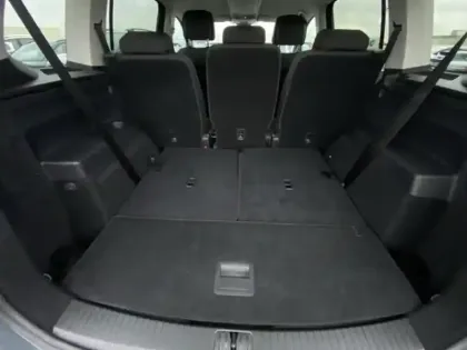 Photo 8 Volkswagen Touran  2.0 TDI 122ch Life Plus 7 places