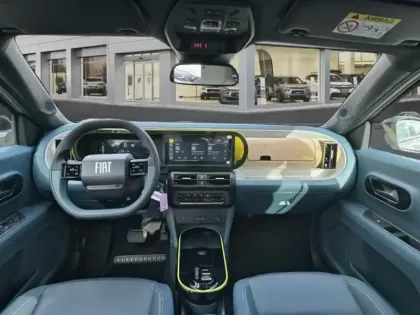 Photo 8 Fiat Grande Panda  Electrique 113ch La Prima