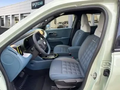 Photo 10 Fiat Grande Panda  Electrique 113ch La Prima