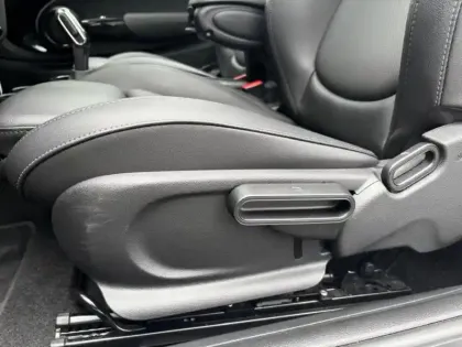 Photo 14 Mini Mini  Cooper 136ch Edition Premium Plus BVA7