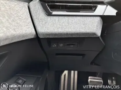 Photo 12 Peugeot 5008  Electrique 210ch Batterie 73 kWh GT