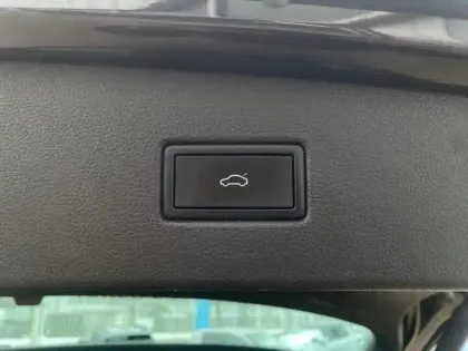 Photo 11 Volkswagen Tiguan  2.0 TDI 150ch R-Line DSG7