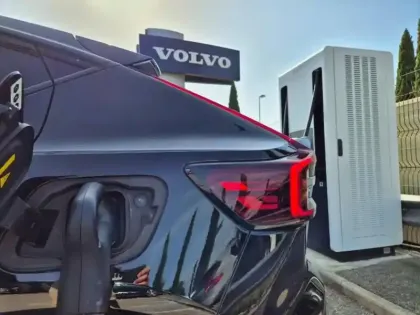 Photo 5 Volvo C40  Recharge 231ch Start