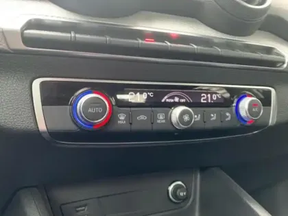 Photo 14 Audi Q2  35 TFSI 150ch Design S tronic 7