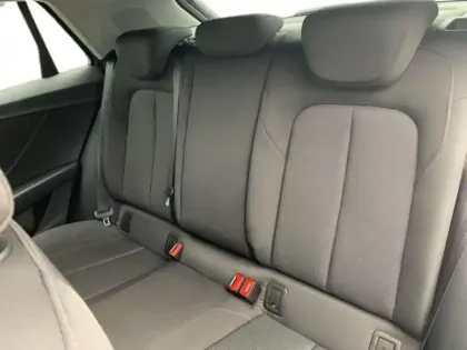 Photo 7 Audi Q2  35 TFSI 150ch Design S tronic 7