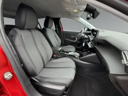 Photo 14 Peugeot 208  Hybrid 110 finition spéciale Envy BVA