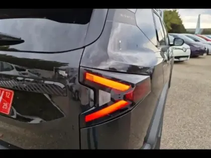 Photo 13 Dacia Bigster  1.8 hybrid 155ch Extreme