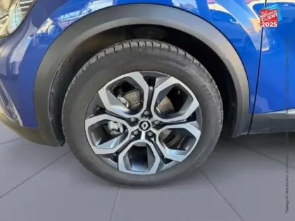 Photo 9 Renault Captur  1.6 E-Tech hybride 145ch Intens -21