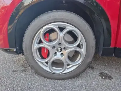 Photo 10 Alfa Romeo Tonale  1.3 PHEV 280ch Edizione Speciale AT6 e-Q4