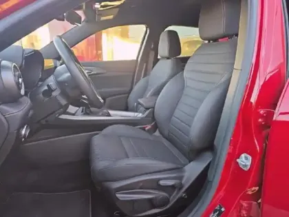 Photo 8 Alfa Romeo Tonale  1.3 PHEV 280ch Edizione Speciale AT6 e-Q4