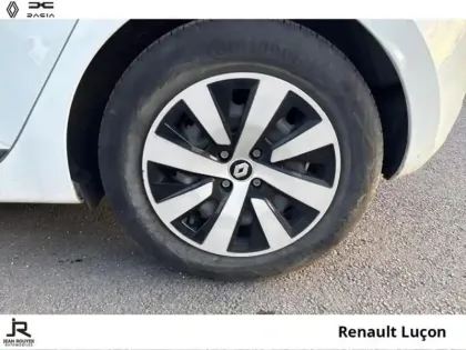 Photo 7 Renault Clio  1.6 E-Tech hybride 145ch Equilibre