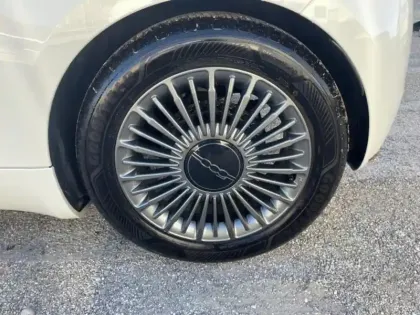 Photo 10 Fiat 500  e 118ch Icône