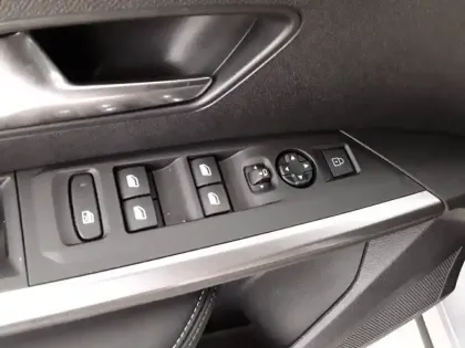 Photo 26 Peugeot 5008  Hybrid 145 e-DCS6