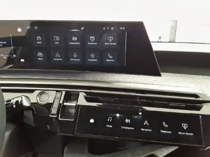 Photo 18 Peugeot 5008  Hybrid 145 e-DCS6