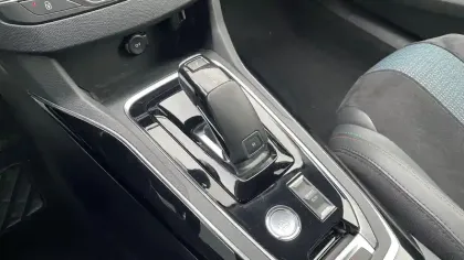 Photo 18 Peugeot 308  PureTech 130ch S&S EAT8