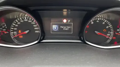 Photo 11 Peugeot 308  PureTech 130ch S&S EAT8