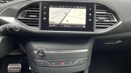 Photo 12 Peugeot 308  PureTech 130ch S&S EAT8