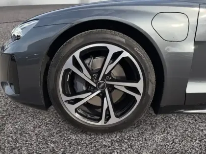 Photo 7 Audi E-tron  GT 476 ch quattro