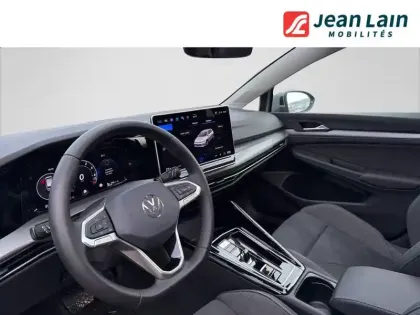 Photo 10 Volkswagen Golf  1.5 eHybrid 204 DSG6