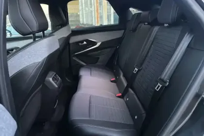 Photo 10 Peugeot 3008  Hybrid 136 e-DCS6