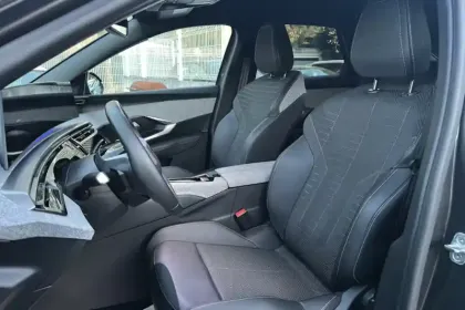 Photo 41 Peugeot 3008  Hybrid 145 e-DCS6