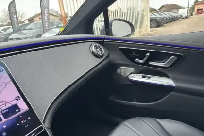 Photo 27 Mercedes EQE  300