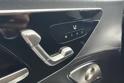 Photo 18 Mercedes EQE  300