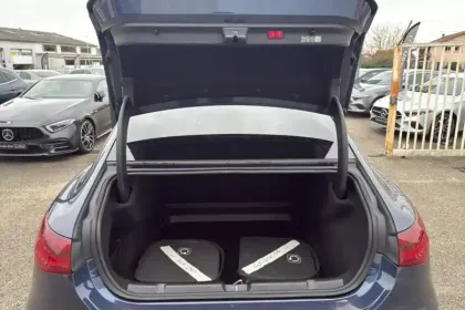 Photo 8 Mercedes EQE  300