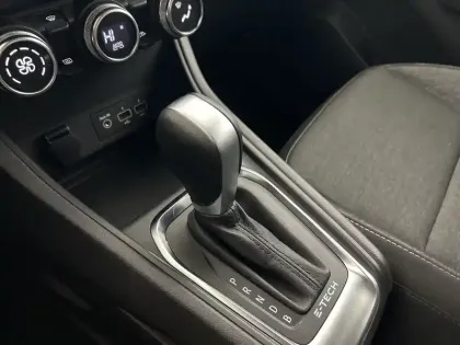 Photo 16 Renault Captur  E-Tech 145 - 21