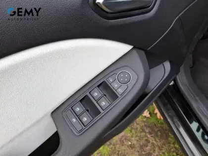 Photo 38 Renault Clio  TCe 100 GPL - 21N